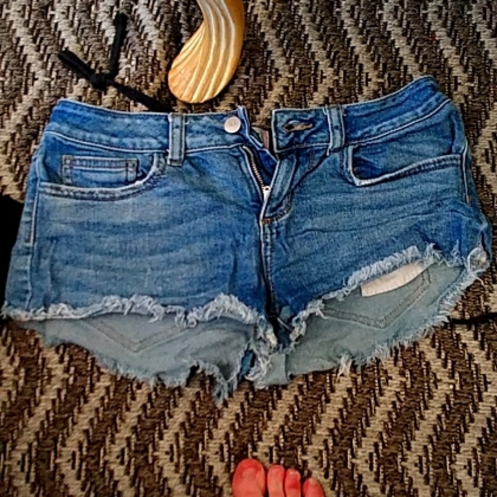 Victoria secret pink jean shorts. Size 4. Blue jean shorts. Like new